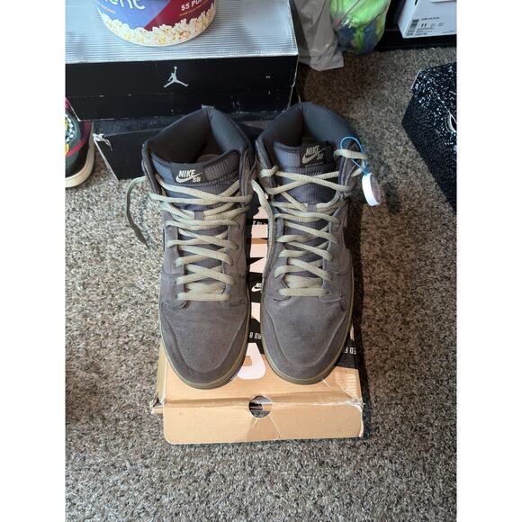 Size 15 - Nike SB Dunk High Anthracite Matte Olve - Pre-Owned main image 7